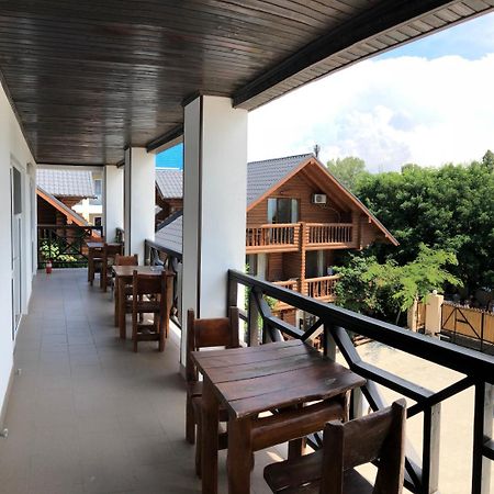 Веселий Кут Hotel Zaliznyy Port Bagian luar foto