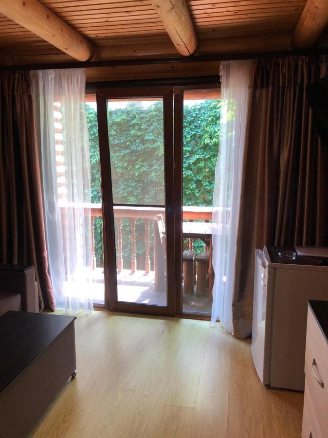 Веселий Кут Hotel Zaliznyy Port Bagian luar foto
