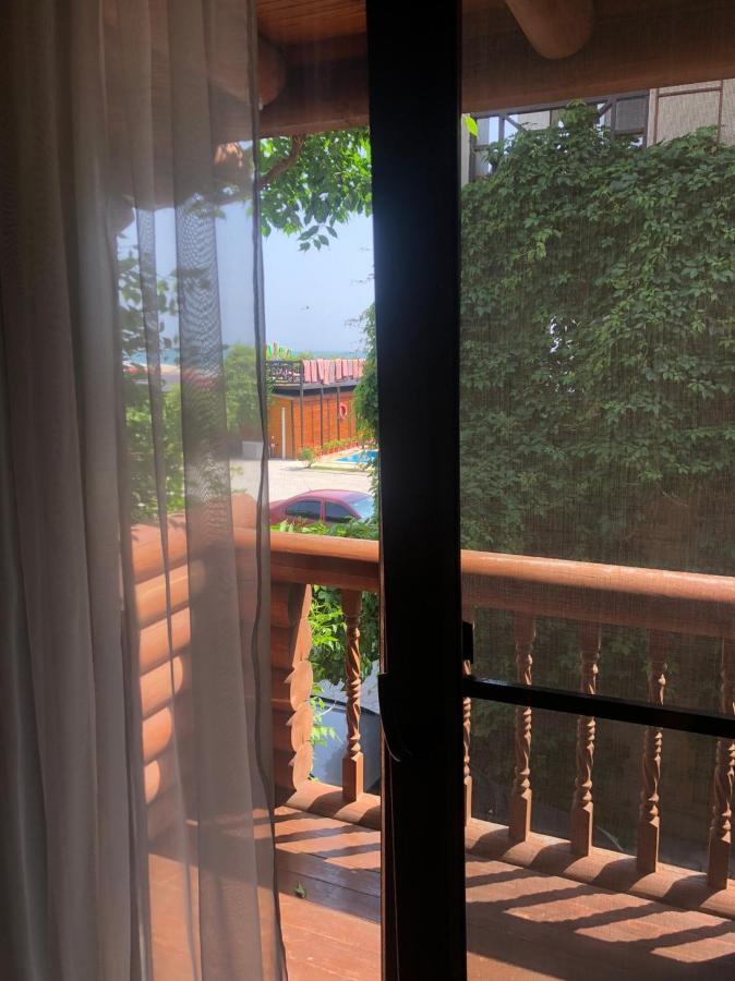 Веселий Кут Hotel Zaliznyy Port Bagian luar foto