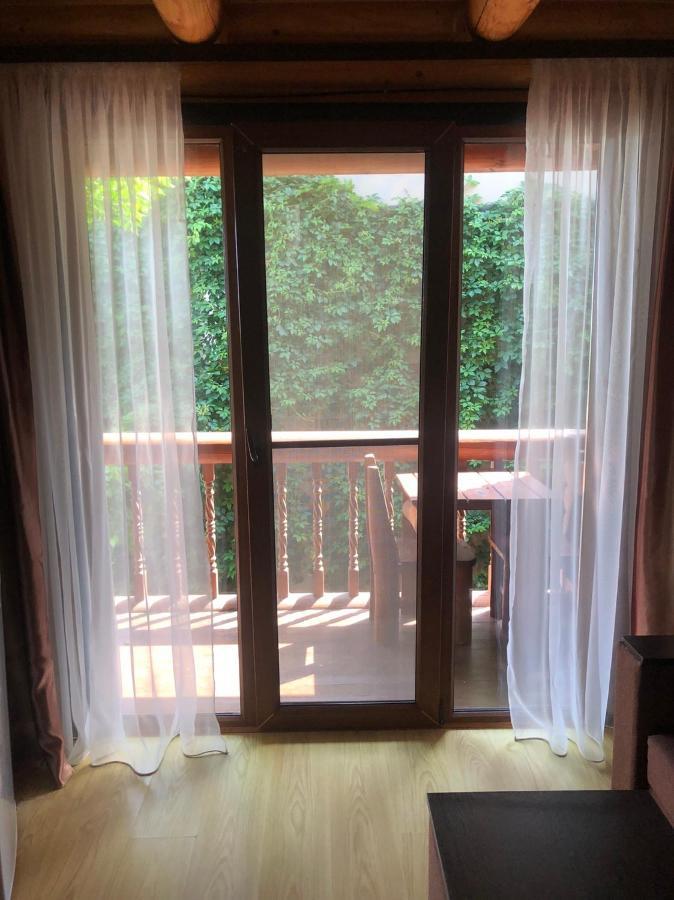 Веселий Кут Hotel Zaliznyy Port Bagian luar foto