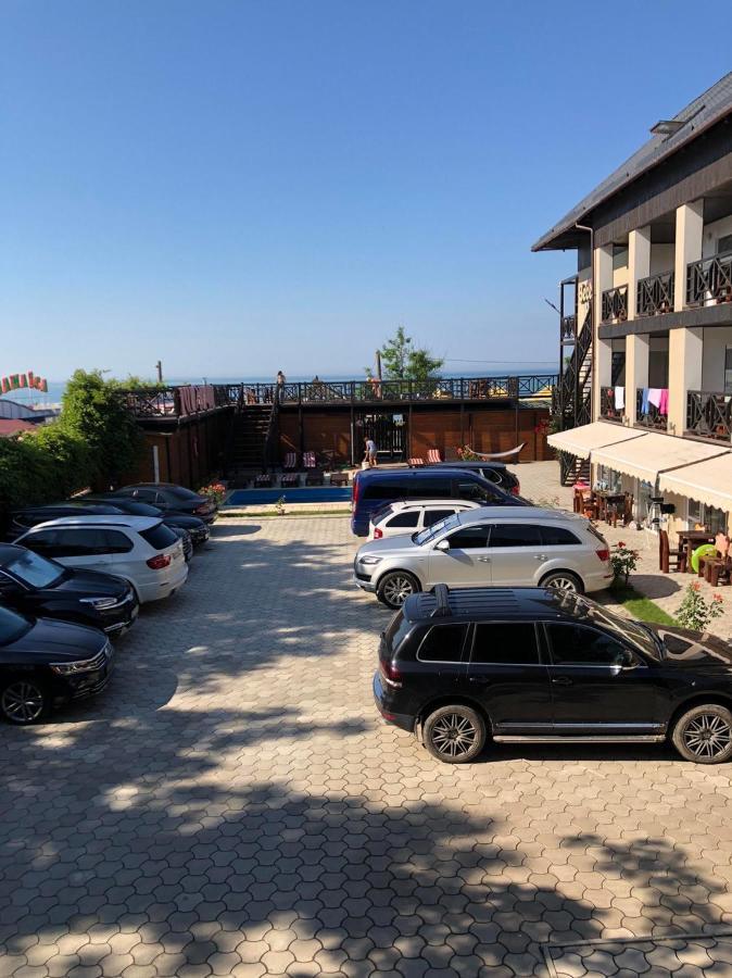Веселий Кут Hotel Zaliznyy Port Bagian luar foto