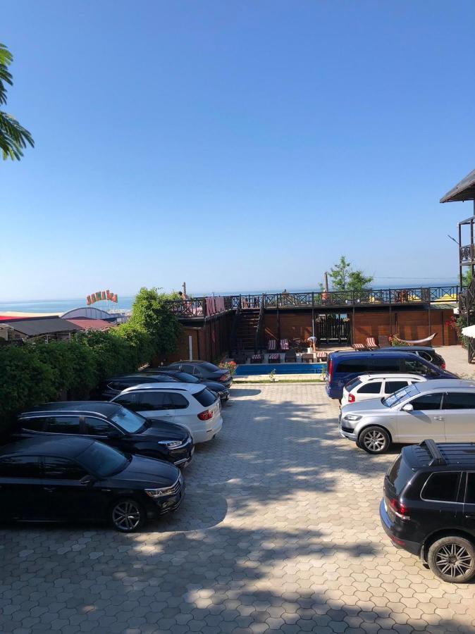 Веселий Кут Hotel Zaliznyy Port Bagian luar foto