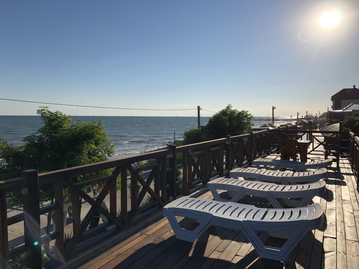 Веселий Кут Hotel Zaliznyy Port Bagian luar foto