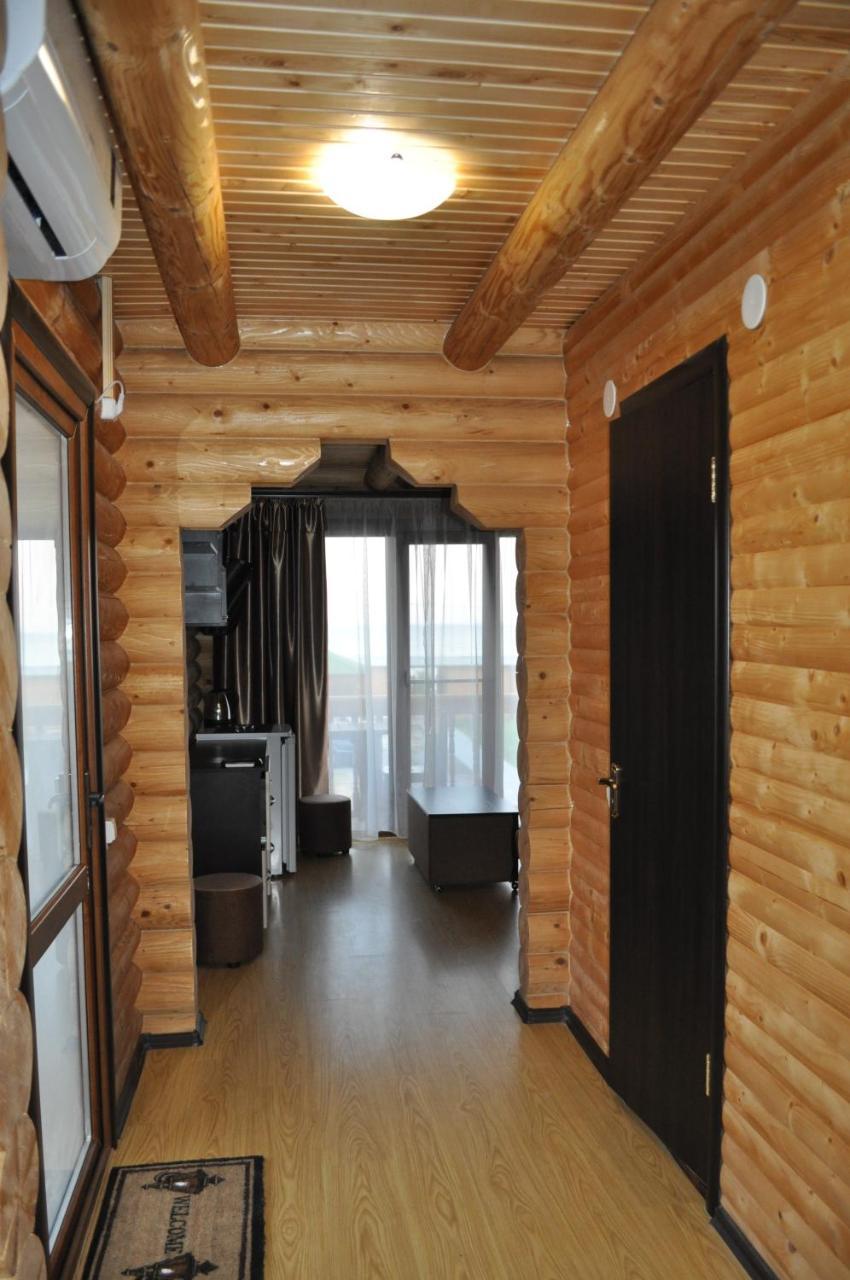 Веселий Кут Hotel Zaliznyy Port Bagian luar foto