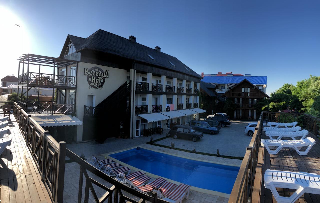 Веселий Кут Hotel Zaliznyy Port Bagian luar foto