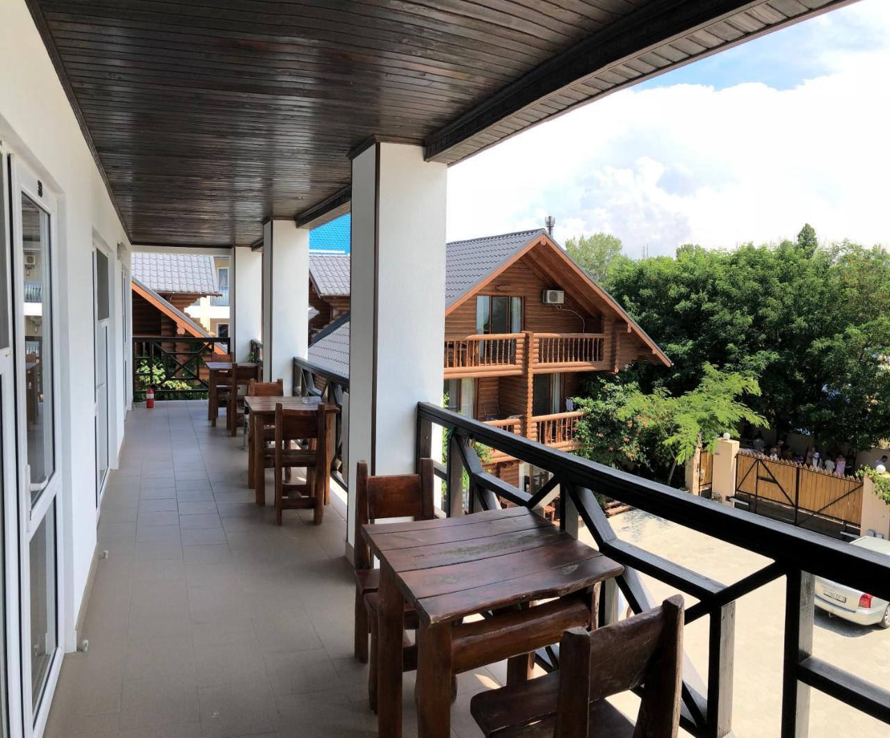 Веселий Кут Hotel Zaliznyy Port Bagian luar foto